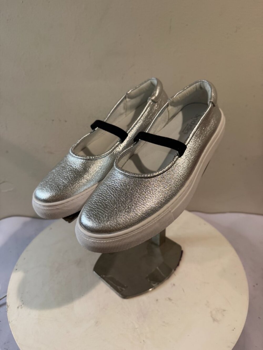 Seychelles Full Moon Silver Metallic Women's Flat Shoes NEW size 8.5